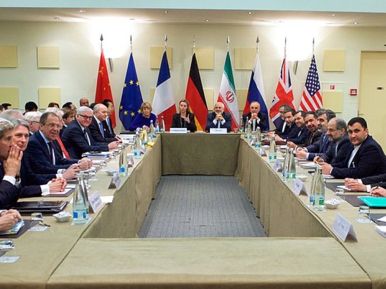 ЕС на неделю продлил санкции против Ирана в связи с продолжением переговоров по ядерной программе