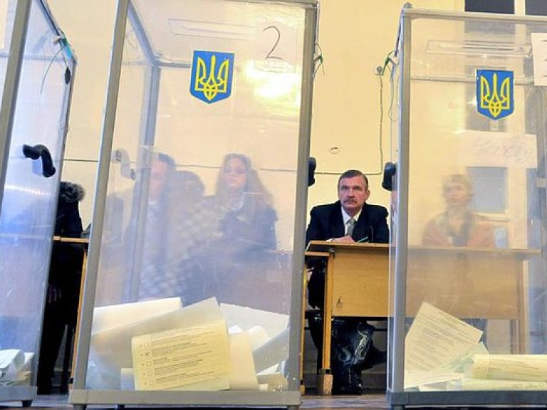«Украинский выбор»: Киев пытается лишить жителей Донбасса права участвовать в местных выборах
