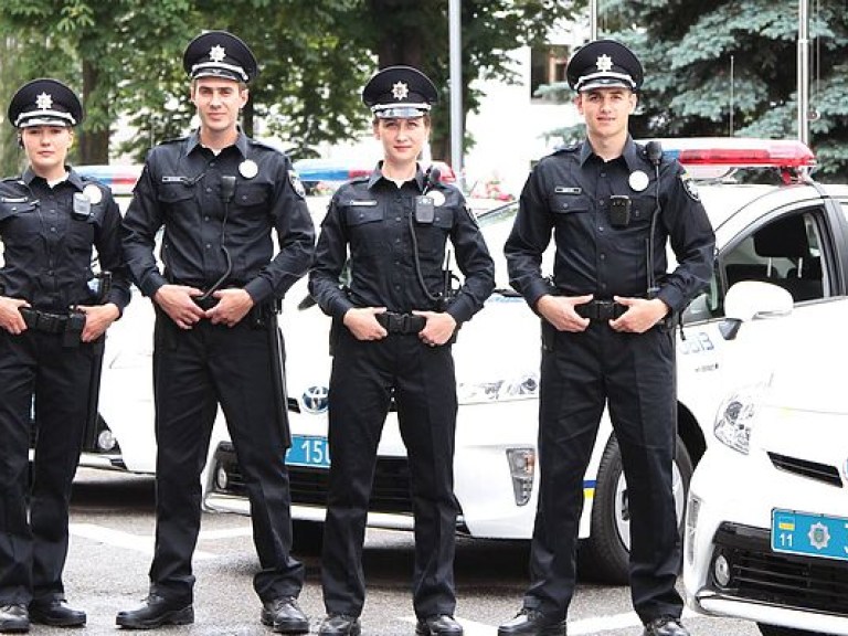На улицах Киева сегодня начинает работу патрульная полиция