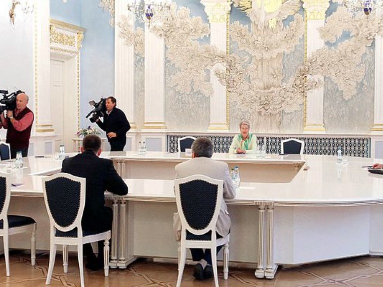 Представители трехсторонней контактной группы рассказали об ожидаемом подписании соглашения на переговорах в Минске 7 июля