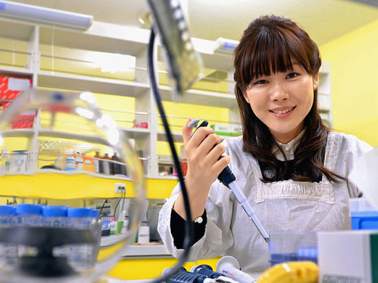 Японские ученые наладили производство точных копий человеческого лица из силикона