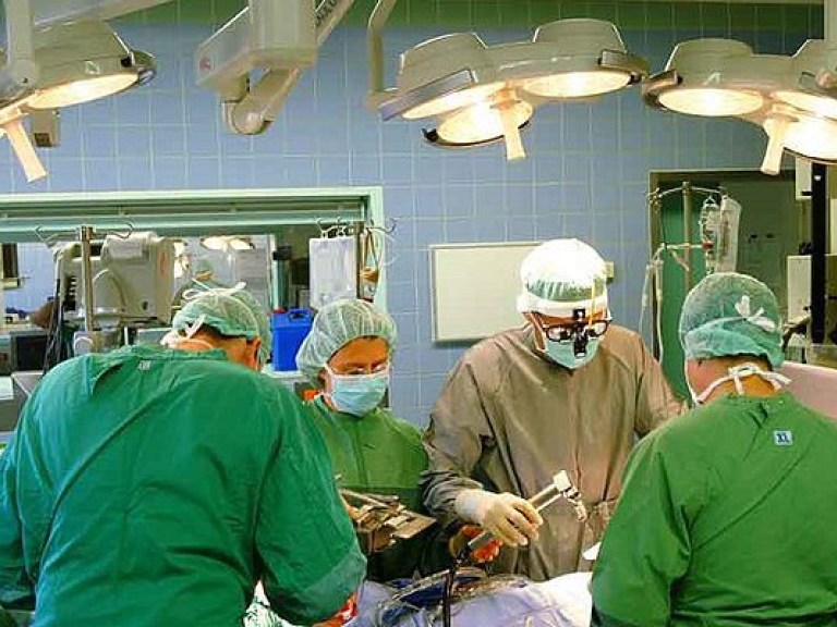 Хирурги впервые провели операцию в невесомости (ФОТО)