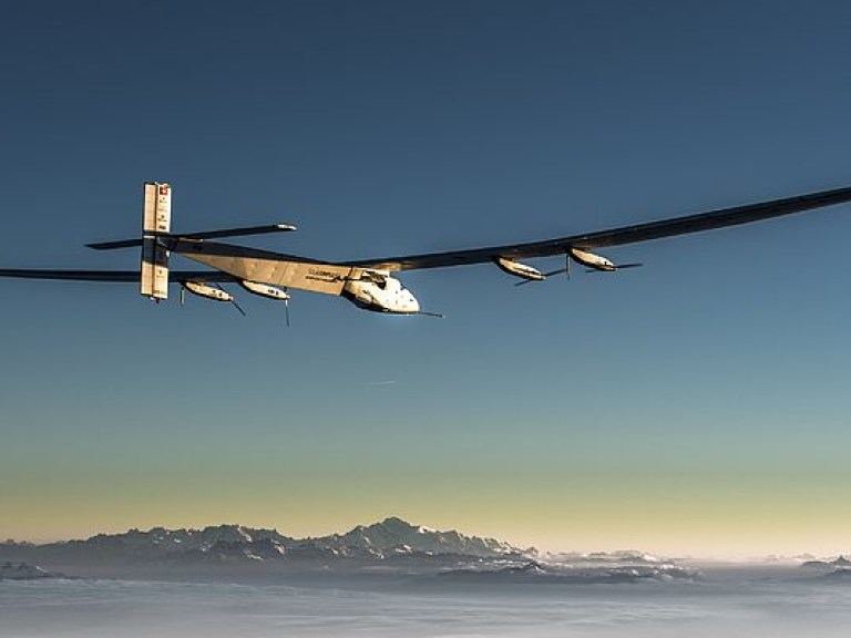 Самолет Solar Impulse-2 вернется в небо только в апреле 2016 года