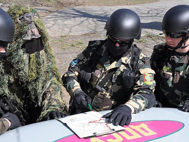 Пограничники обнаружили 4 места незаконной добычи янтаря на Волыни и Житомирщине