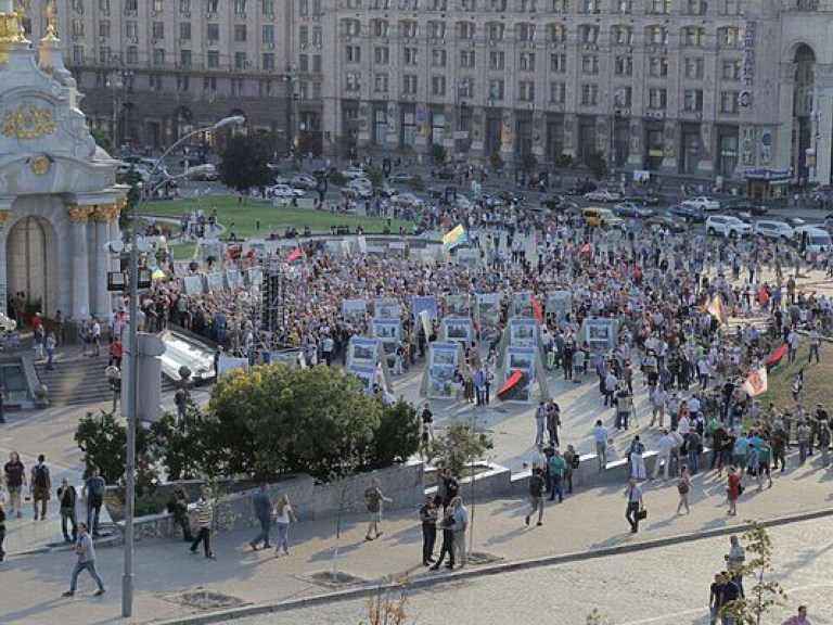 На Майдане проходит организованное «Правым сектором» вече (ФОТО)