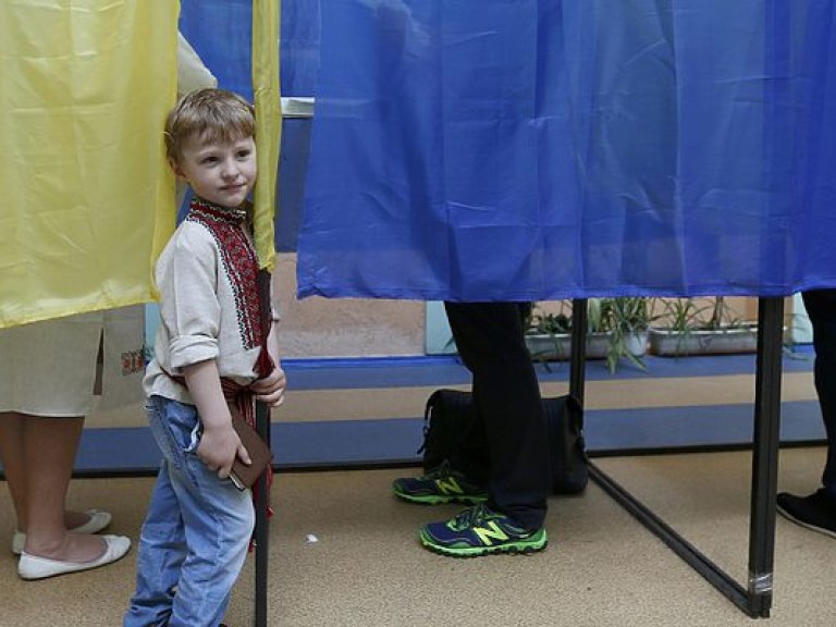 Эксперт: жители Чернигова проигнорировали выборы из-за грязных политтехнологий