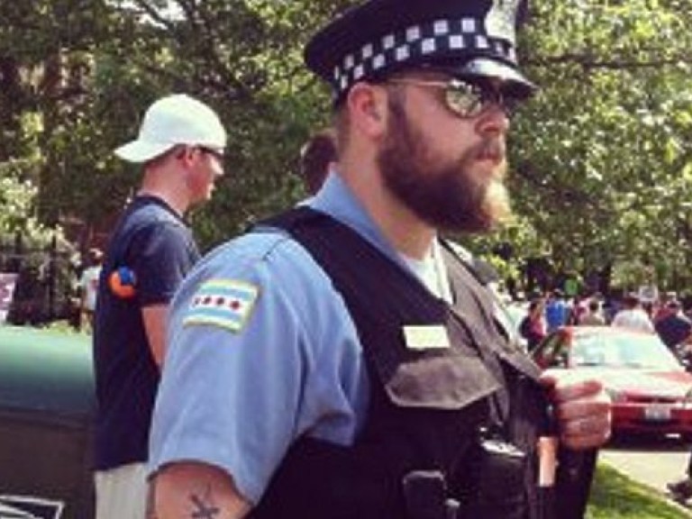В Великобритании в графстве Глостершир полицейским запретили носить бороду и тату