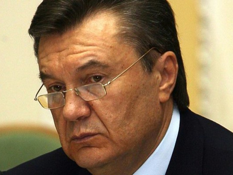 Адвокаты Януковича жалуются, что Генпрокуратура не хочет видеть его через экран