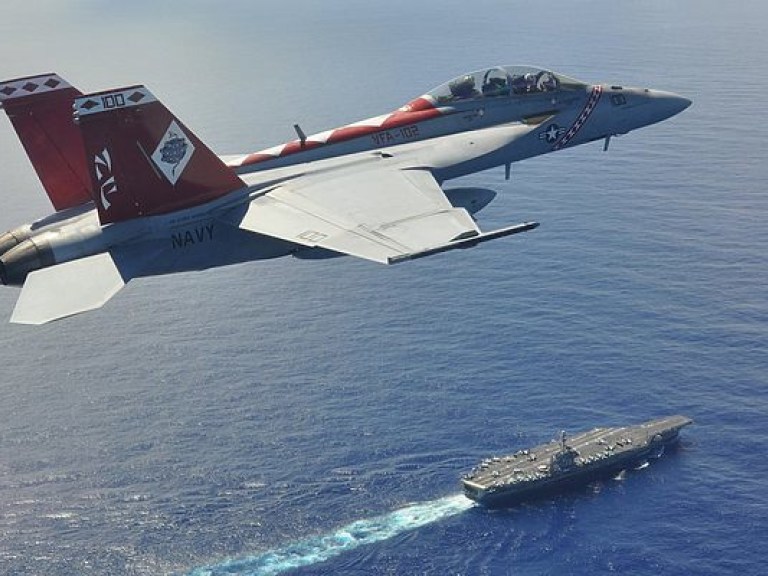 США разрешили наносить авиаудары по армии Асада в Сирии