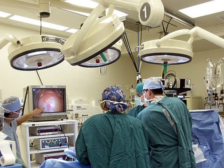 Британские хирурги впервые пересадили бионический протез глаза (ФОТО)