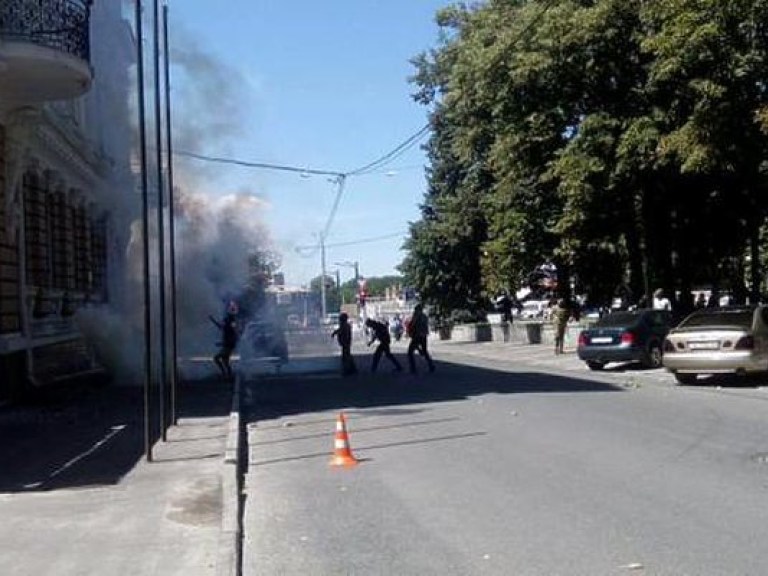 В Харькове стреляли во время митинга против создания местной ячейки «Оппозиционног блока» (ФОТО)