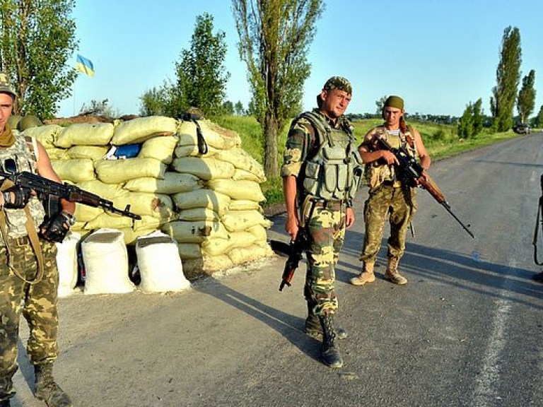 В зоне АТО за сутки погиб один украинский военный, еще 13 ранены