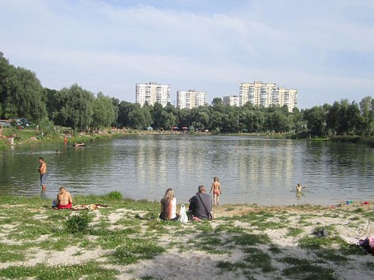 Столичные власти экономят на уходе за водоемами в городской черте — эксперт