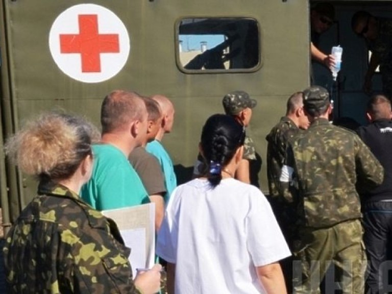 На лечении за границей находятся 24 украинских военных