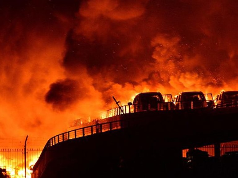 Китай: На складах в Тяньцзине прогремели новые взрывы, количество жертв возросло до 85 человек