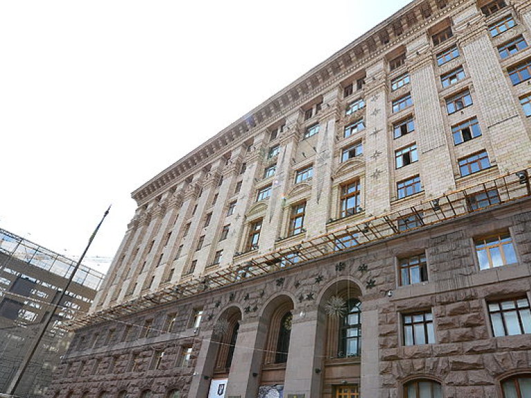 КГГА: С сентября бюджетникам столицы повысят зарплату на 160-400 гривен