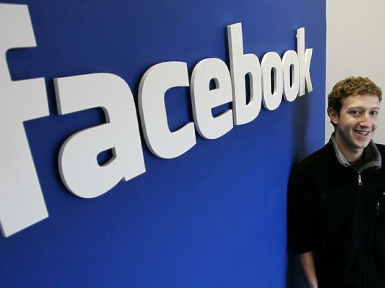 Администрация Facebook отказалась переносить данные пользователей на российские серверы &#8212; СМИ