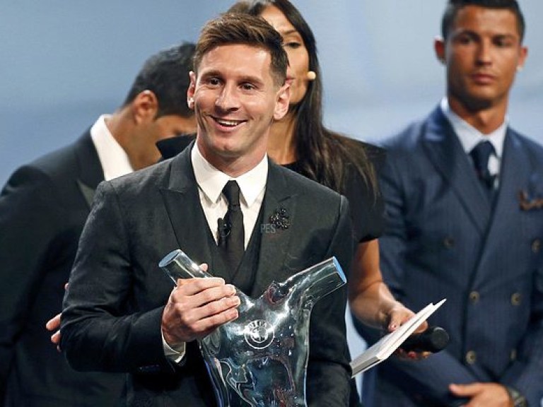 Месси стал игроком года по версии УЕФА