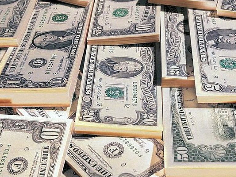 Нацбанк ослабил гривну на 19 копеек