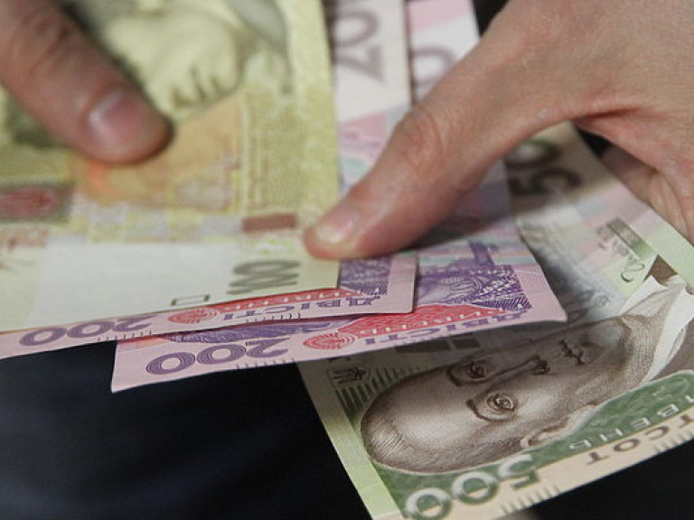 НБУ укрепил курс гривны до 21,97 грн за доллар