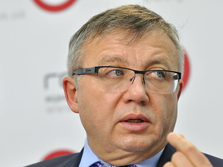 А. Савченко: «До Нового года курс доллара вырастет, но плавно»