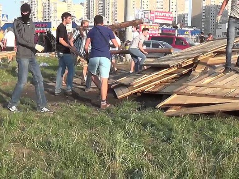 Активисты начали очередное противостояние с застройщиком в Днепровском районе