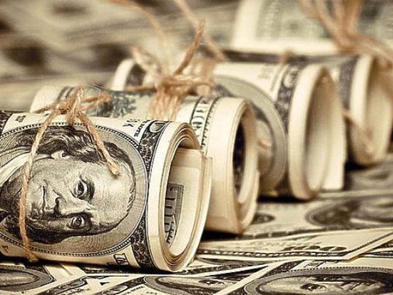 НБУ укрепил гривну до 21,69 грн/долл