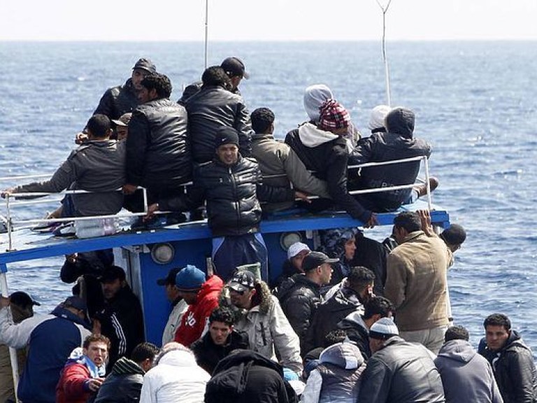 Европарламент согласился расселить 120 тысяч беженцев