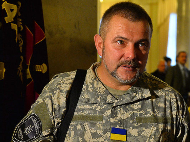 Эксперт: На заседания ВР с оружием приходят десятки украинских парламентариев