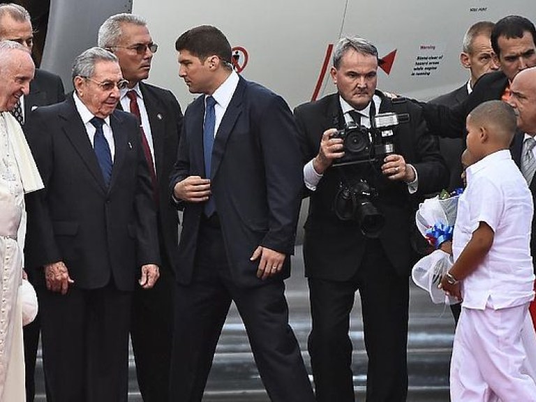 Глава Кубы приехал в США впервые за последние 15 лет