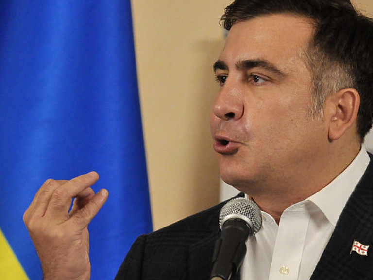 Саакашвили: решение Яценюка парализовало растаможивание товаров
