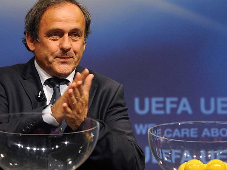Президент УЕФА Платини отстранен от должности