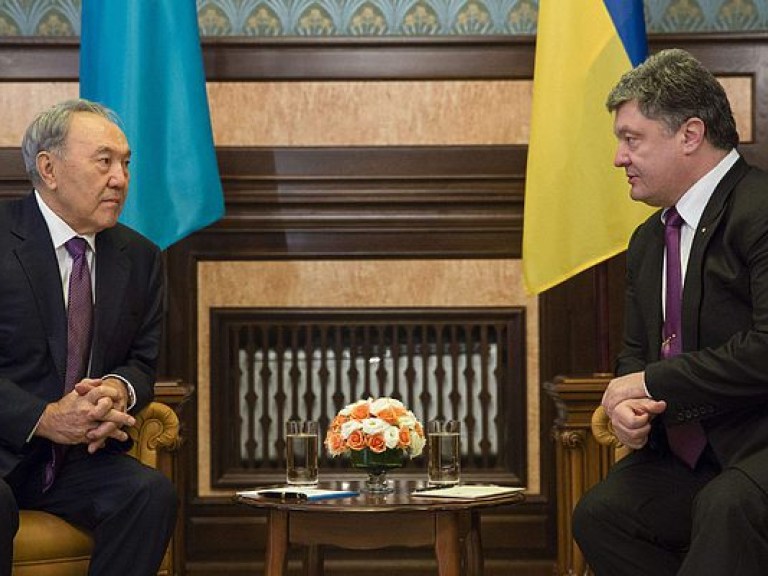 Порошенко и Назарбаев подписали план действий на 2015-2017 годы