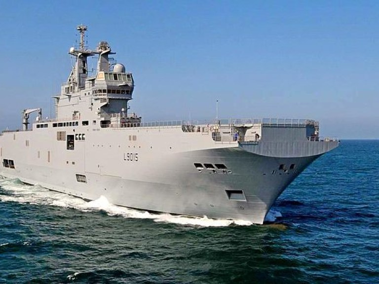 Французский эксперт объяснил, почему Париж предлагает России новые корабли взамен «Мистралей»