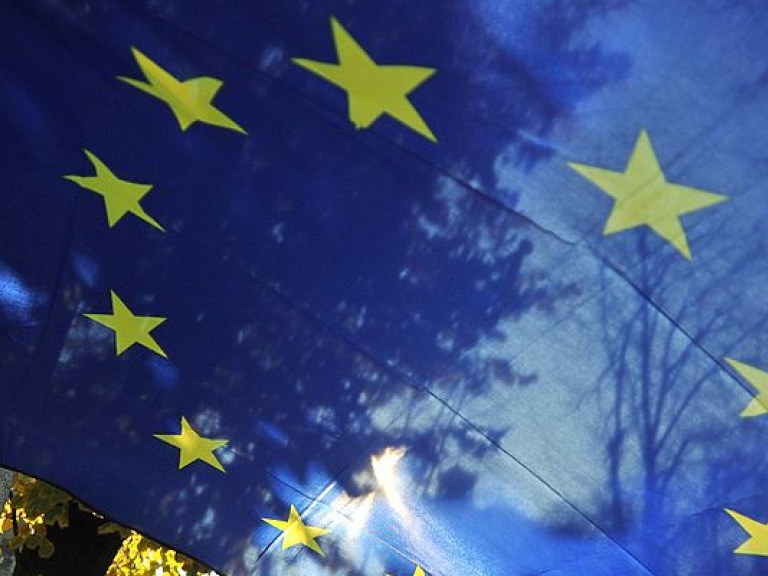 Политолог: в начале 2016 года соглашение об Ассоциации Украины с ЕС не вступит в силу