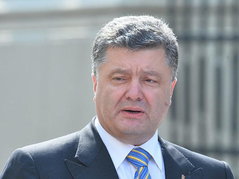 Порошенко заявил о необходимости изменений в законодательстве для проведения выборов в Мариуполе