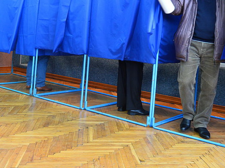 Почти 90% участков в Украине завершили подсчет голосов