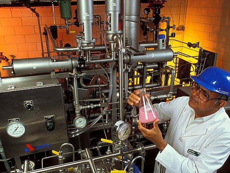 Физики доказали, что движением электрона в молекуле можно управлять