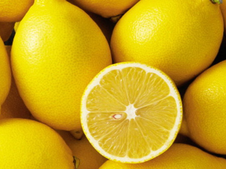 В киевских супермаркетах лимоны подешевели на 43 гривны