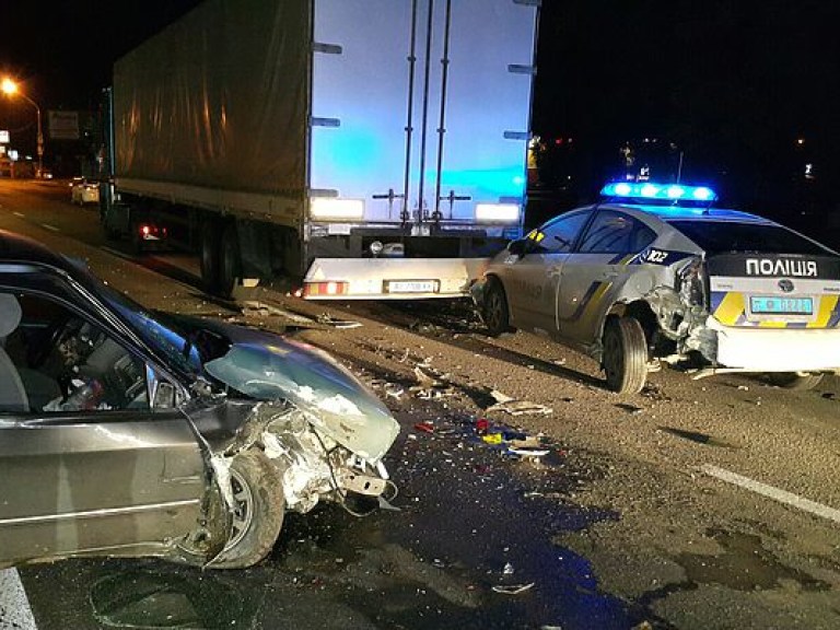 На Большой Окружной дороге в Киеве произошло двойное ДТП при участии авто патрульной полиции (ФОТО)