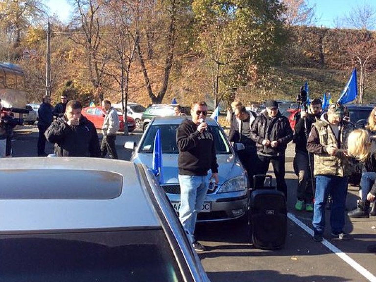 «Автомайдан» направился к дому Порошенко в Козине требовать отставки Шокина (ФОТО)