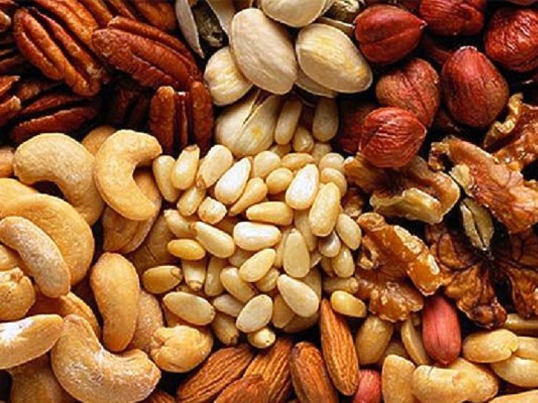 Орехи помогают защититься от рака и старческого слабоумия — исследование