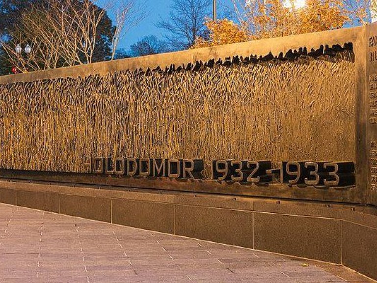 В Вашингтоне открыли Мемориал жертвам Голодомора (ФОТО)