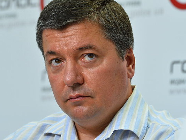 Эксперт: Яценюк, как не справившийся, должен первым покинуть правительство