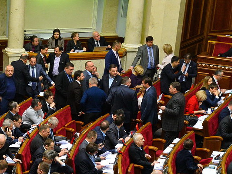 Нардепы приняли законопроекты о прозрачной работе Антимонопольного комитета и новых штрафах