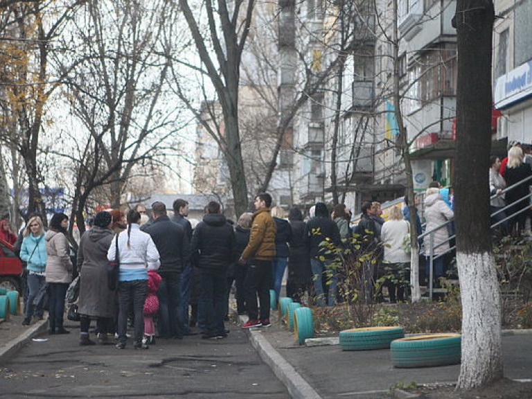В Днепропетровске в «день тишины» раздают деньги членам избиркомов (ФОТО)