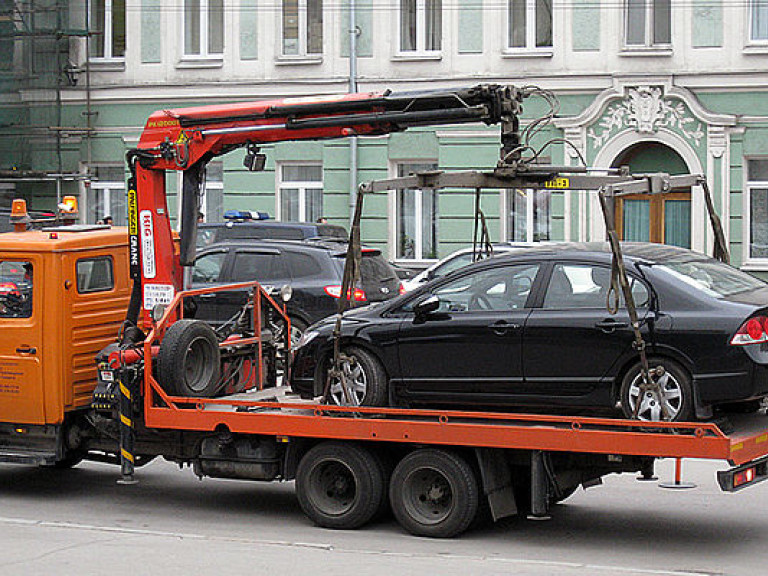 За шесть дней с киевских улиц эвакуировали 113 автомобилей &#8212; полиция