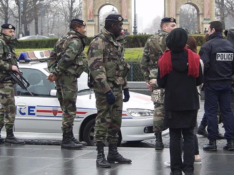 Разведка знала об экстремистской деятельности подозреваемых в парижских терактах &#8212; The Guardian
