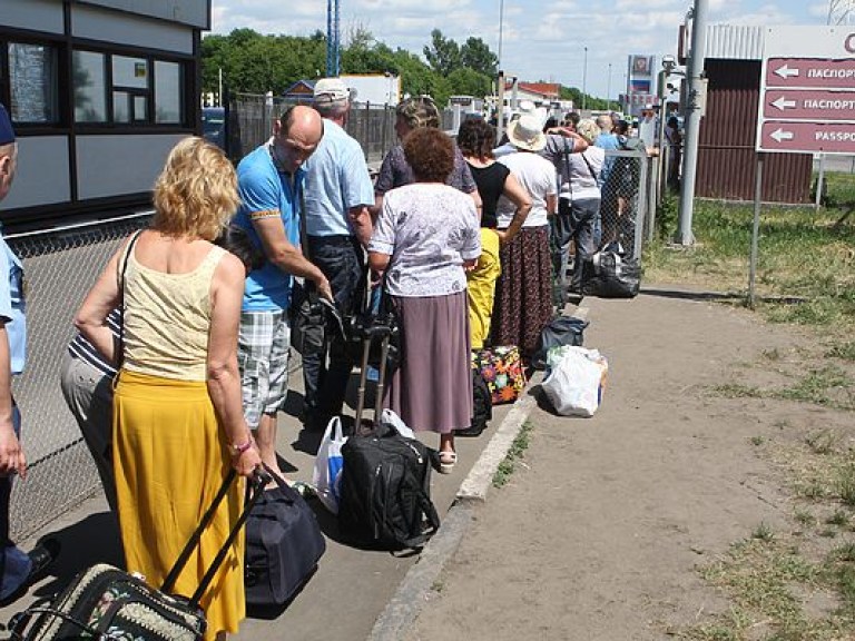 На Донбассе после долгого ожидания возле пункта пропуска умер мужчина