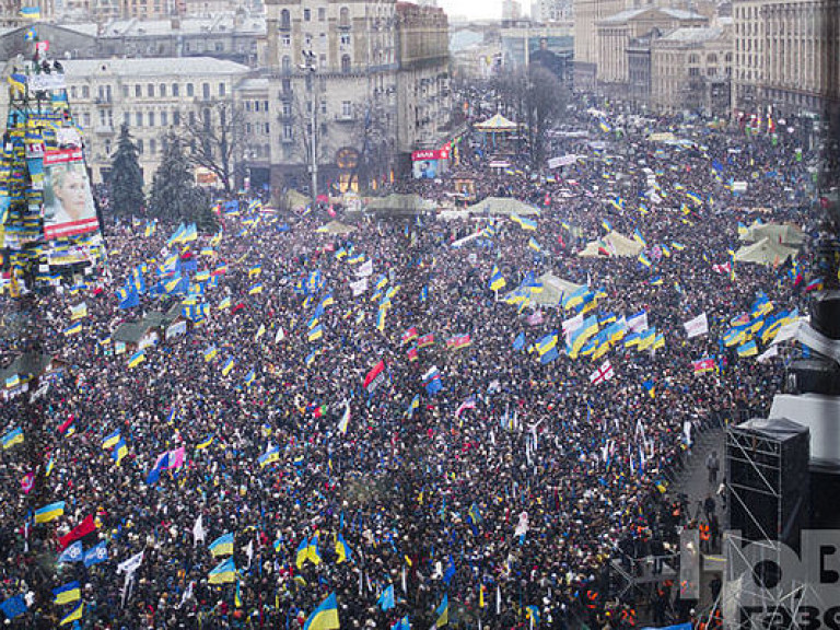 В Киеве активисты созвали вече на 12:00 22 ноября